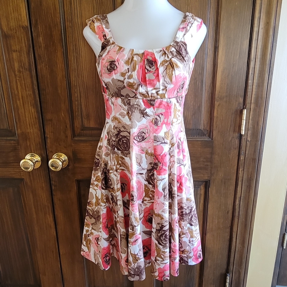 Maggy London Sz 6 Floral Cream Pink Beige Dress P2P 16 W 29 L 22